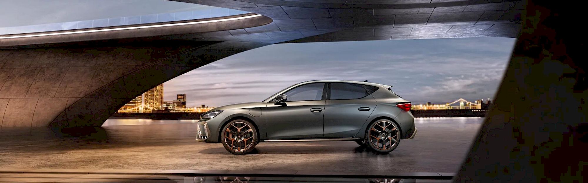 Dupra Leon áll a híd előtt