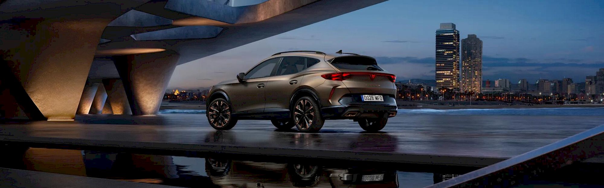 Cupra Formentor halad az úton